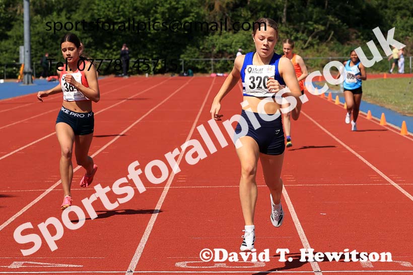 Girls under-15s 300 metres, 2025 North Eastern Track and Field Champs., Shildon, County Durham. Photo: David T. Hewitson/Sports for All Pics